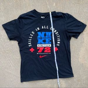 Nike skilled in all conditions t shirt large